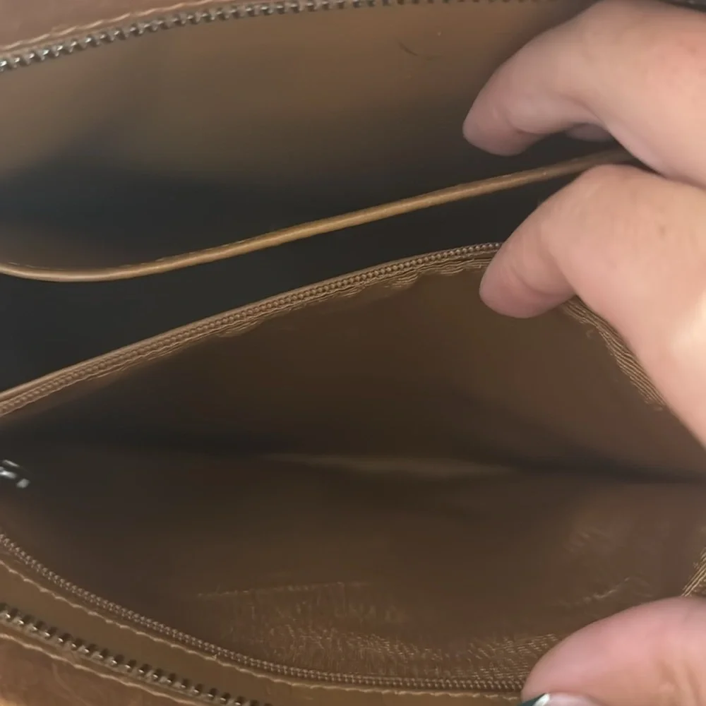 ❤️ SOLD ❤️ 👜 Authentic Chanel Caviar Quilted Medallion Tote (Brown) - Picture 12 of 17